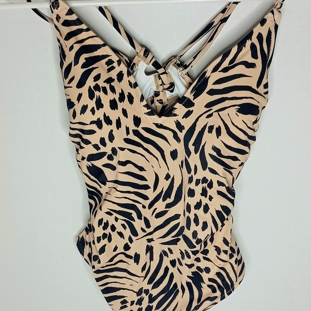New Shade & Shore Tan 1 Piece size Small (4-6) Bathing Suit